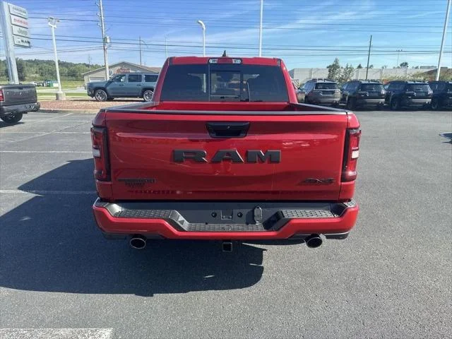 New 2027 Molten Red Pearl-Coat Exterior Paint RAM BIG HORN image 7