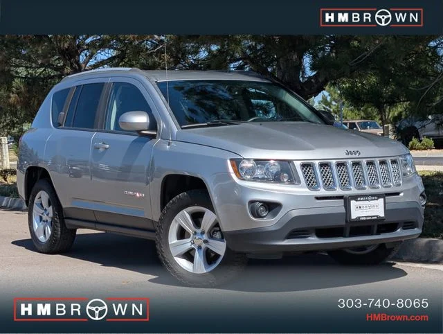 Used 2017 Billet Silver Metallic Jeep Latitude image 1