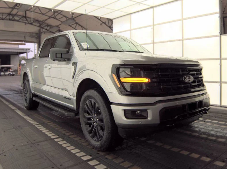 Used 2024 Silver Ford XLT image 1