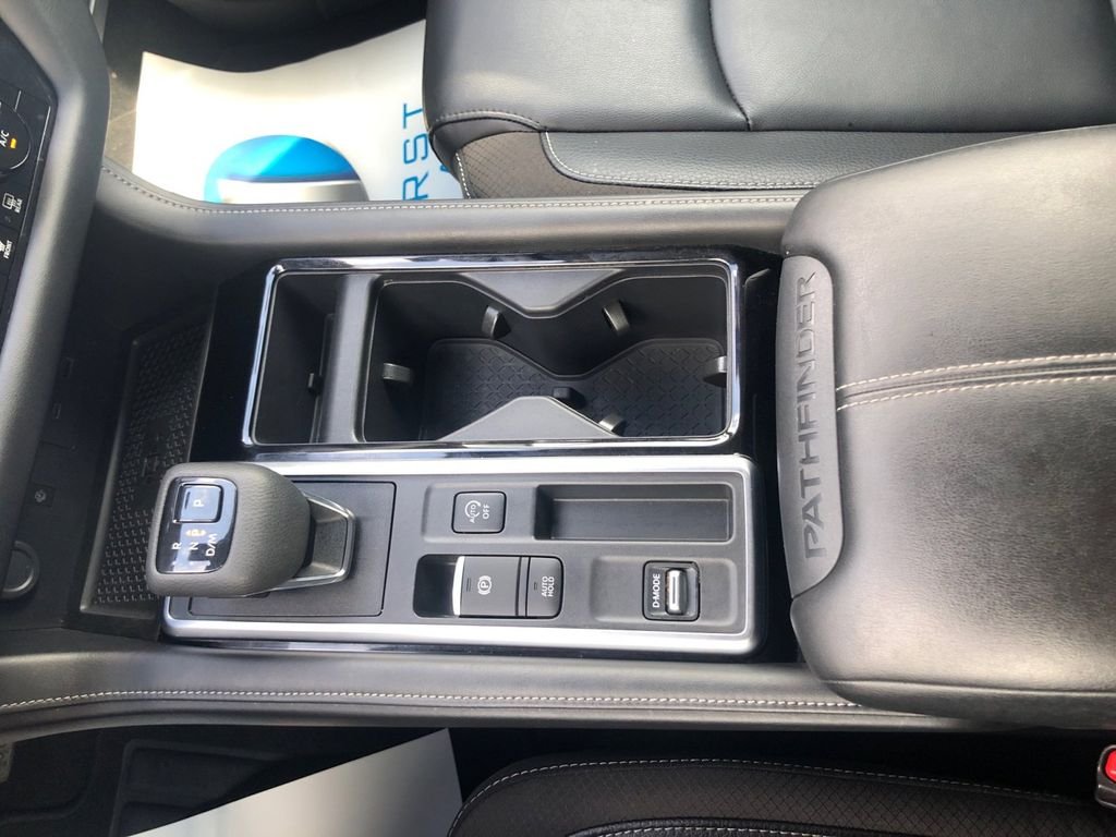 Used 2023 White Nissan SL image 11
