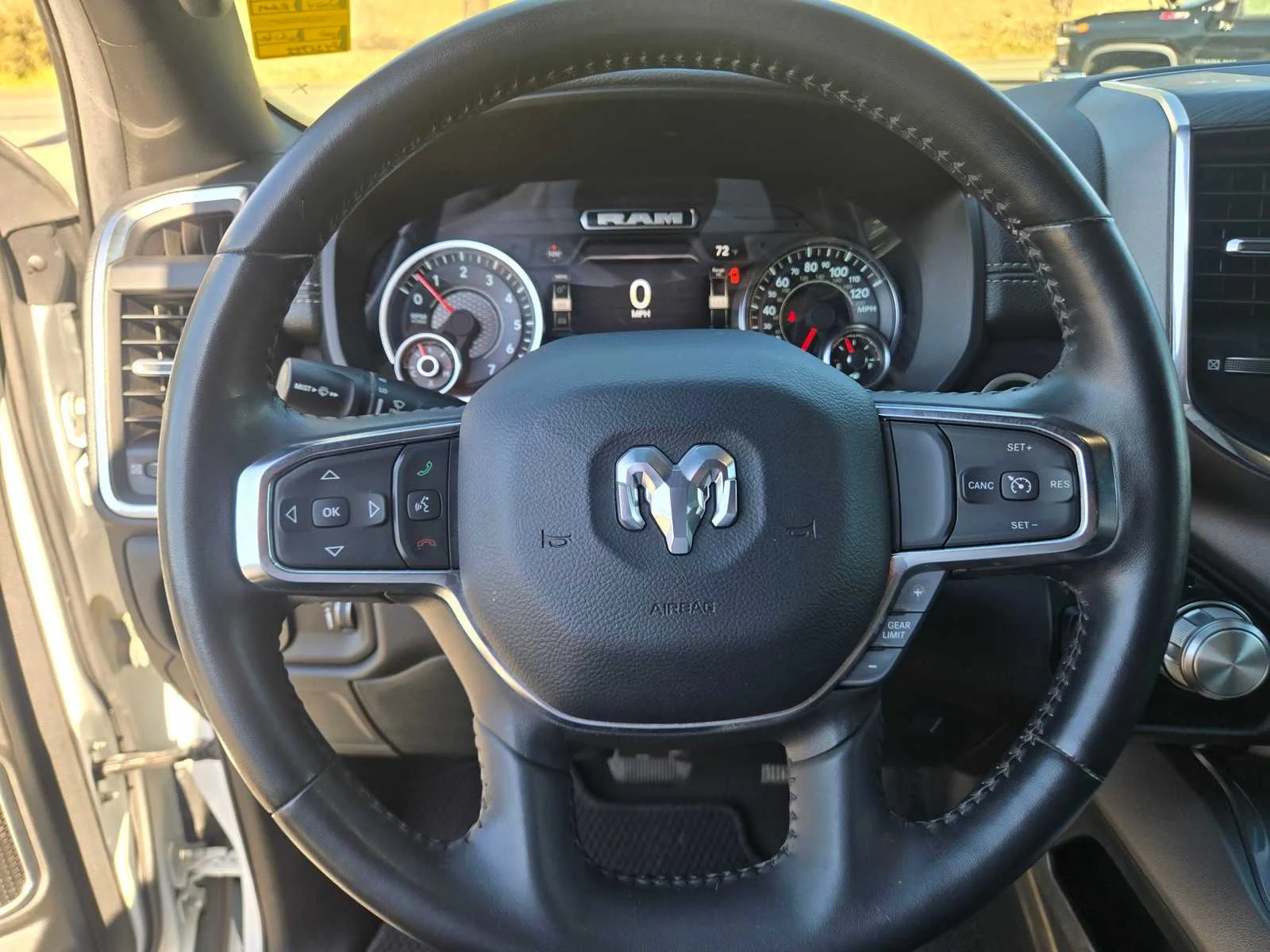 Used 2024  Ram Laramie image 26