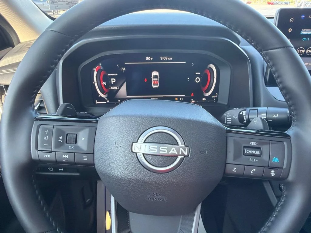 Used 2025 Deep Ocean Nissan SL image 19