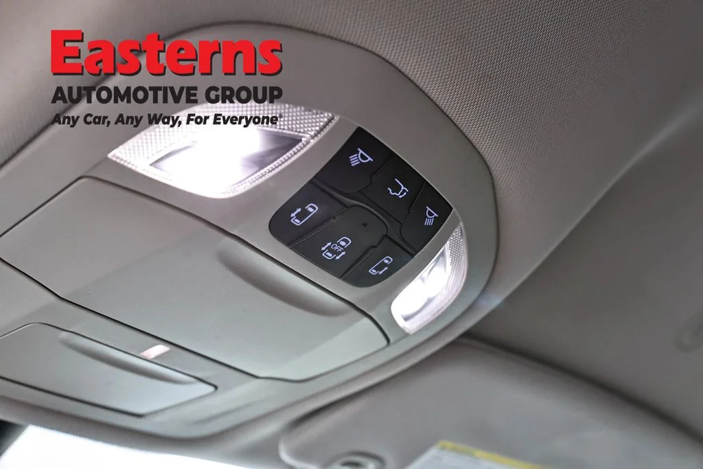 Used 2023 Black Chrysler Touring L image 20