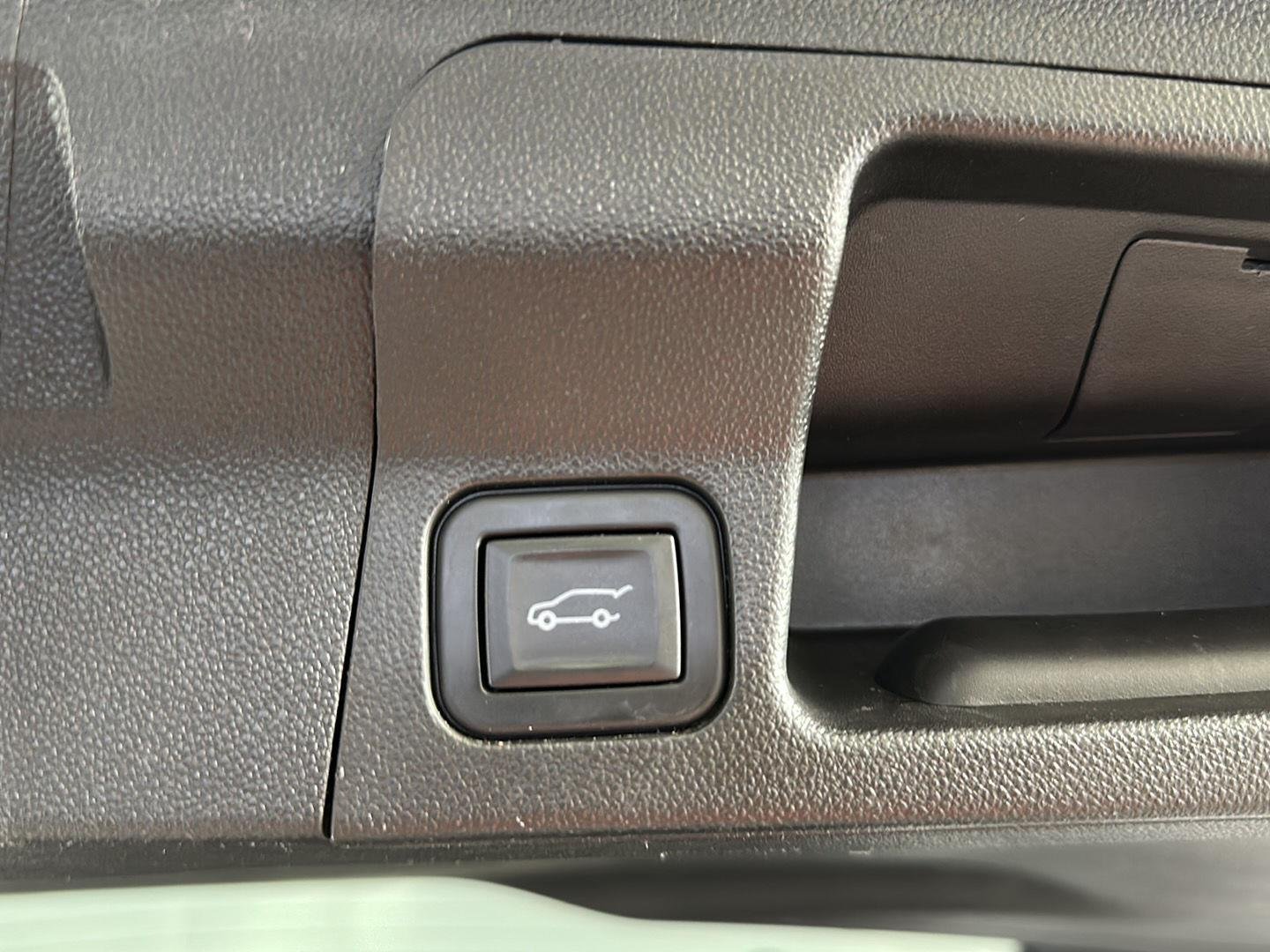 Used 2023 Sterling Metallic GMC SLE image 21