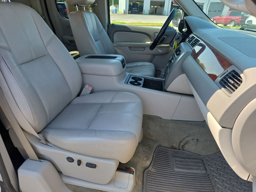 Used 2011 Silver GMC SLT image 32