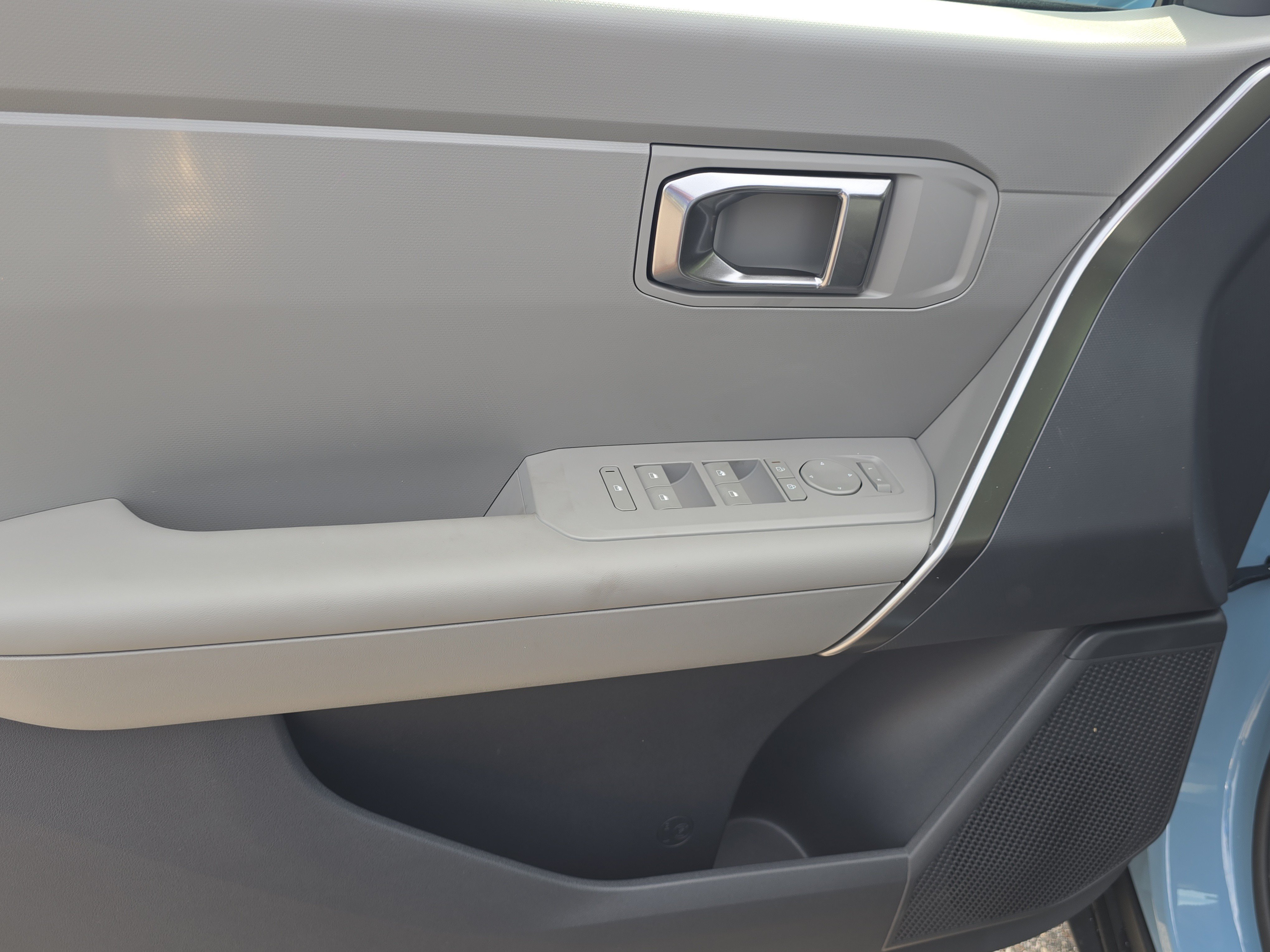 New 2027 Frost Blue Kia S image 17