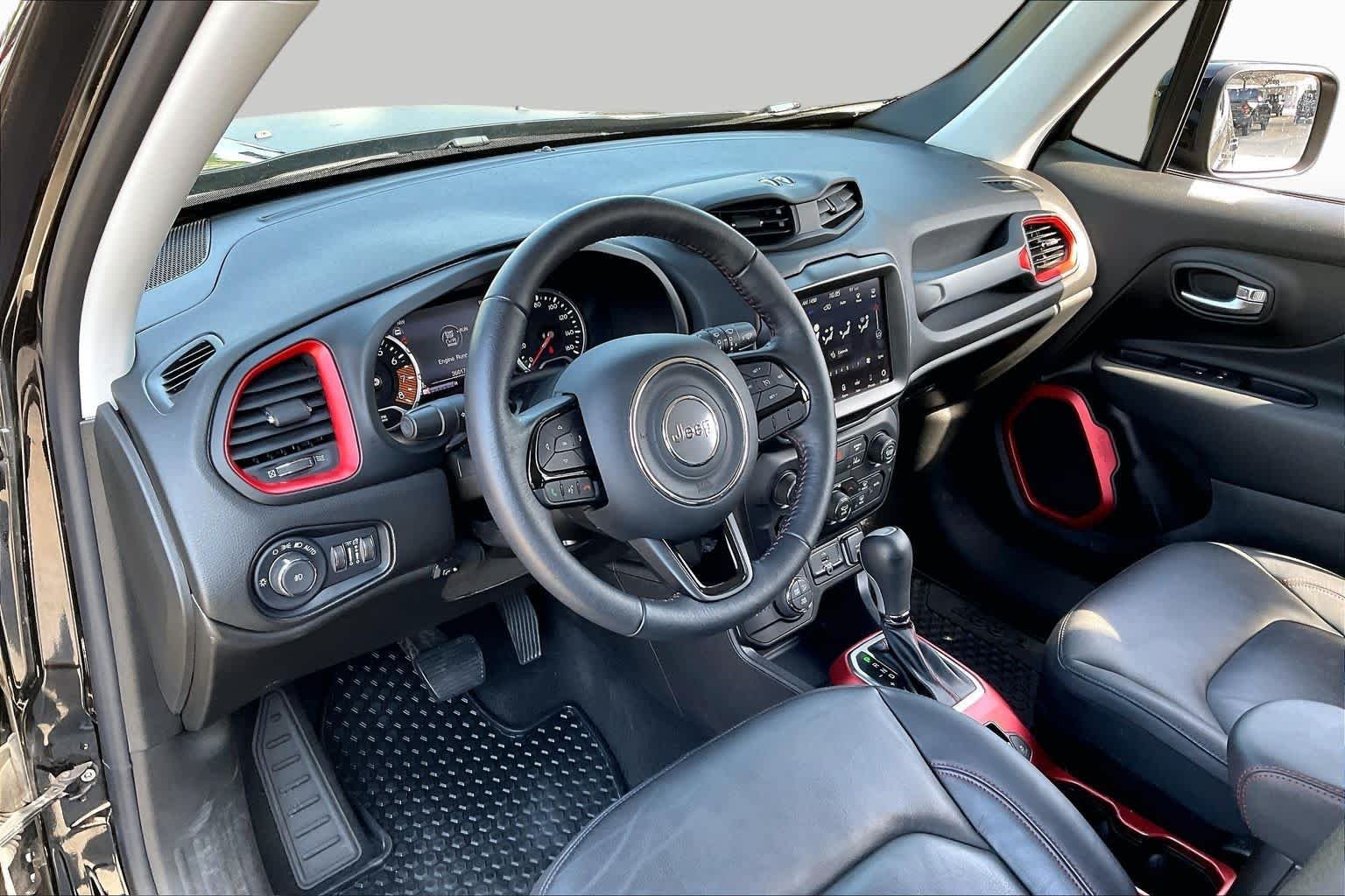 Certified Used 2022 BLACK CLEAR COAT Jeep Trailhawk image 17