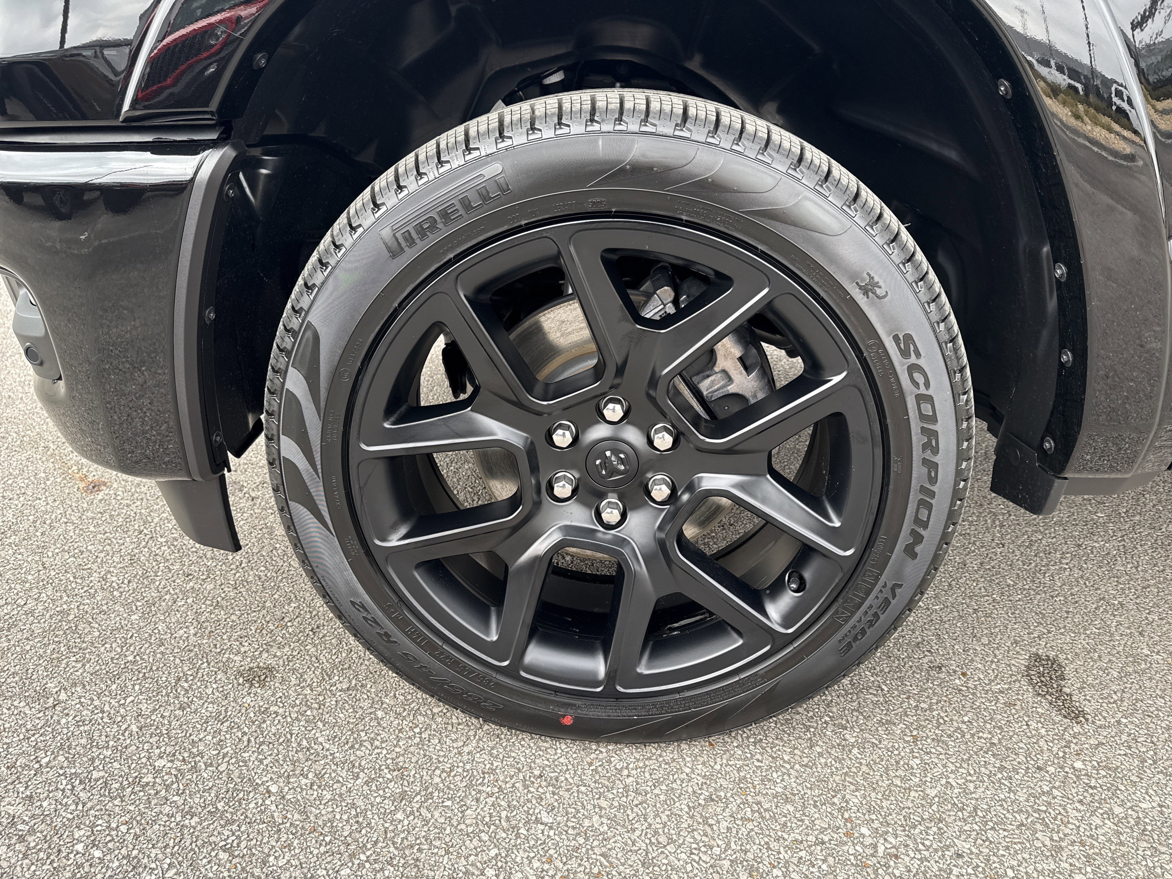 New 2026 Diamond Black Crystal Pearl-Coat Exterior Paint RAM Laramie image 13