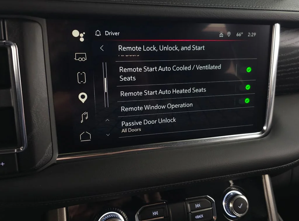Used 2024 White GMC Denali image 30