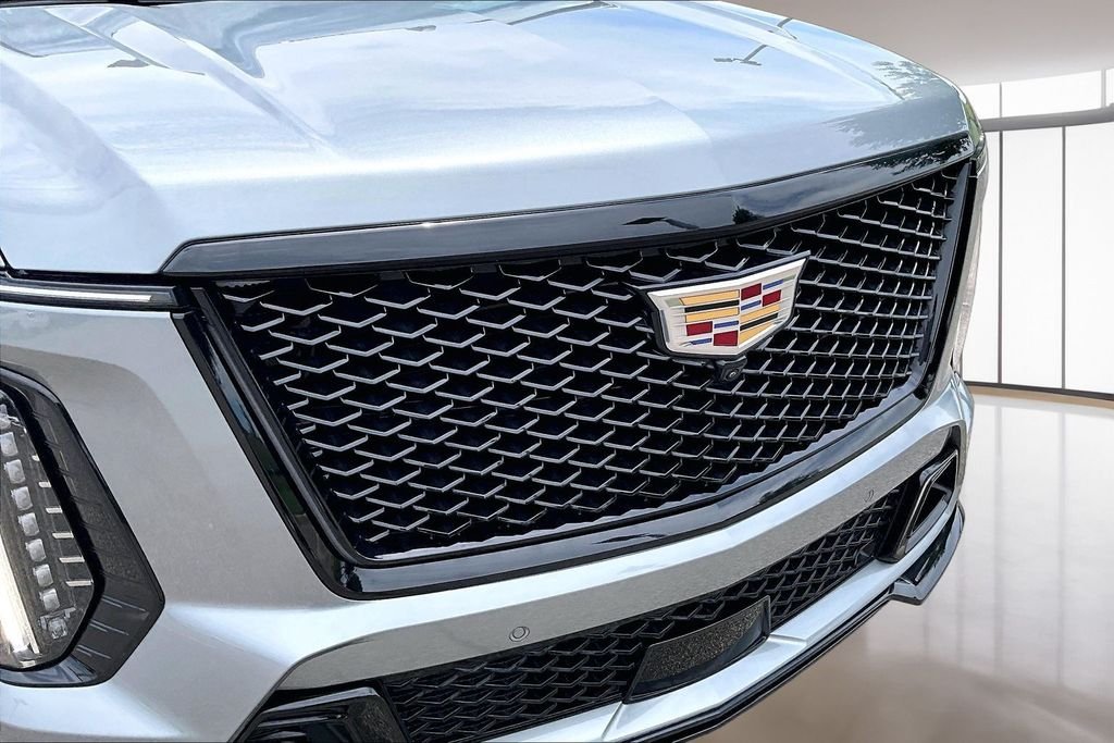 Certified Used 2025 Silver Cadillac V-Series image 31