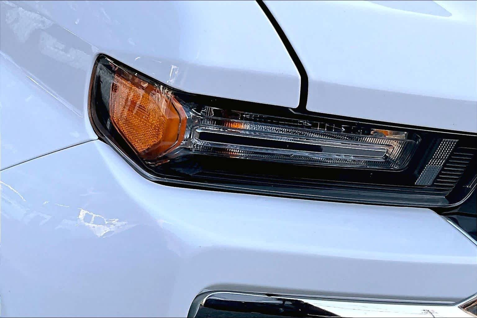 Used 2025 Summit White Chevrolet LT image 55