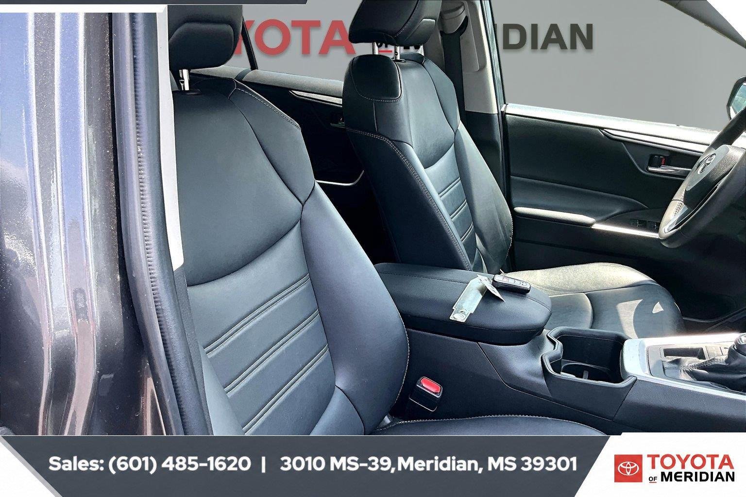 Used 2023 Magnetic Gray Metallic Toyota XLE Premium image 6