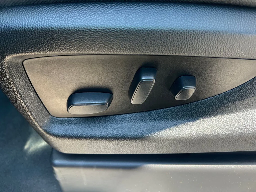 Used 2020 Black Chevrolet LS image 3