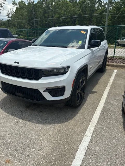 Used 2023 Bright White Clearcoat Jeep Limited image 1