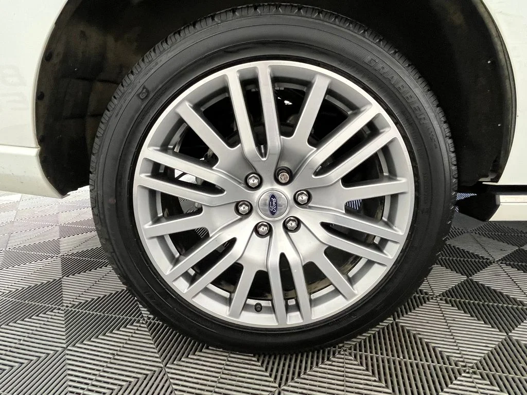 Used 2022 White Ford Platinum image 17