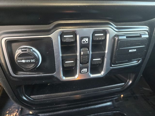 Used 2020 Black Jeep Overland image 14