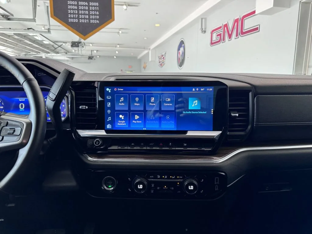 2023 Chevrolet Silverado 1500 LT - Photo 18