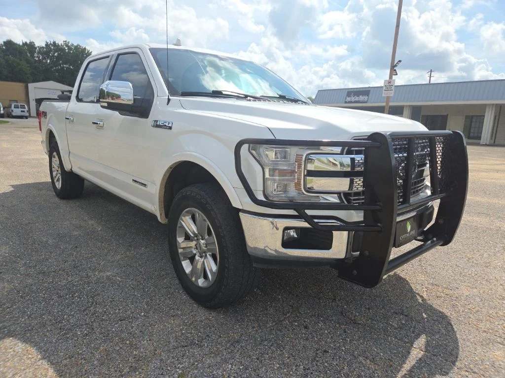 Used 2018 White Ford Lariat image 1