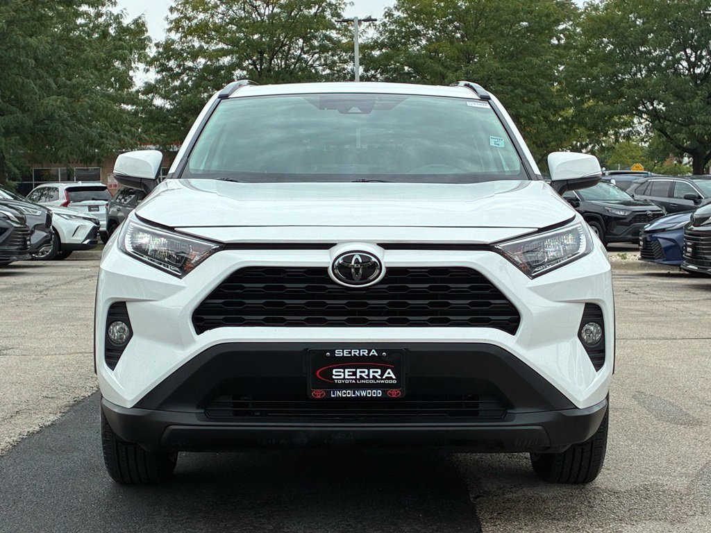 Used 2020 White Toyota XLE image 2