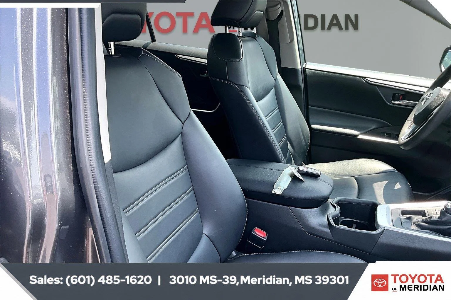 Used 2023 Magnetic Gray Metallic Toyota XLE Premium image 6