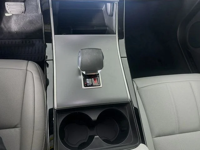 Used 2026  Land Rover S image 19