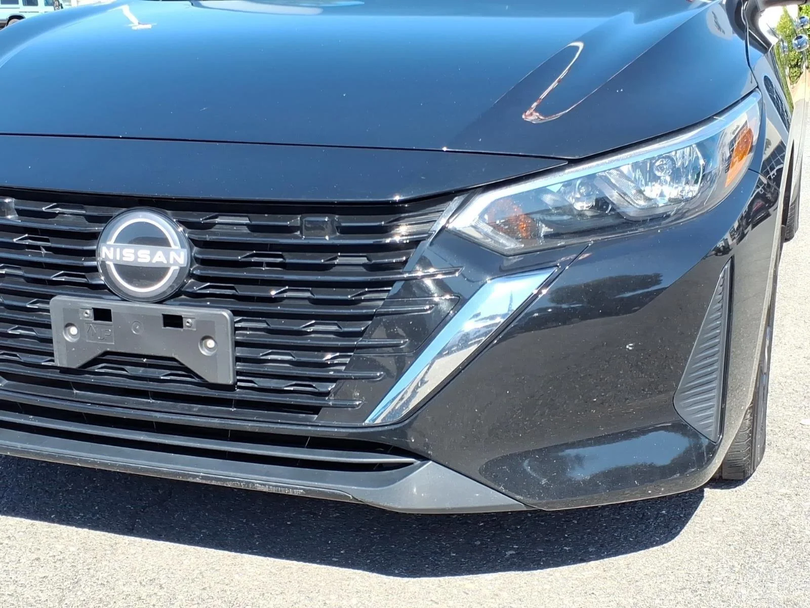 Used 2025  NISSAN SV image 13