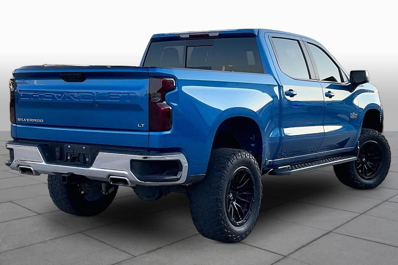 Used 2022 Glacier Blue Metallic Chevrolet LT image 14