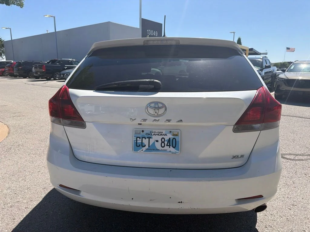Used 2013 White Toyota XLE image 6