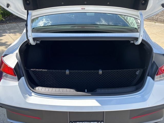 New 2026 White Hyundai SE image 11