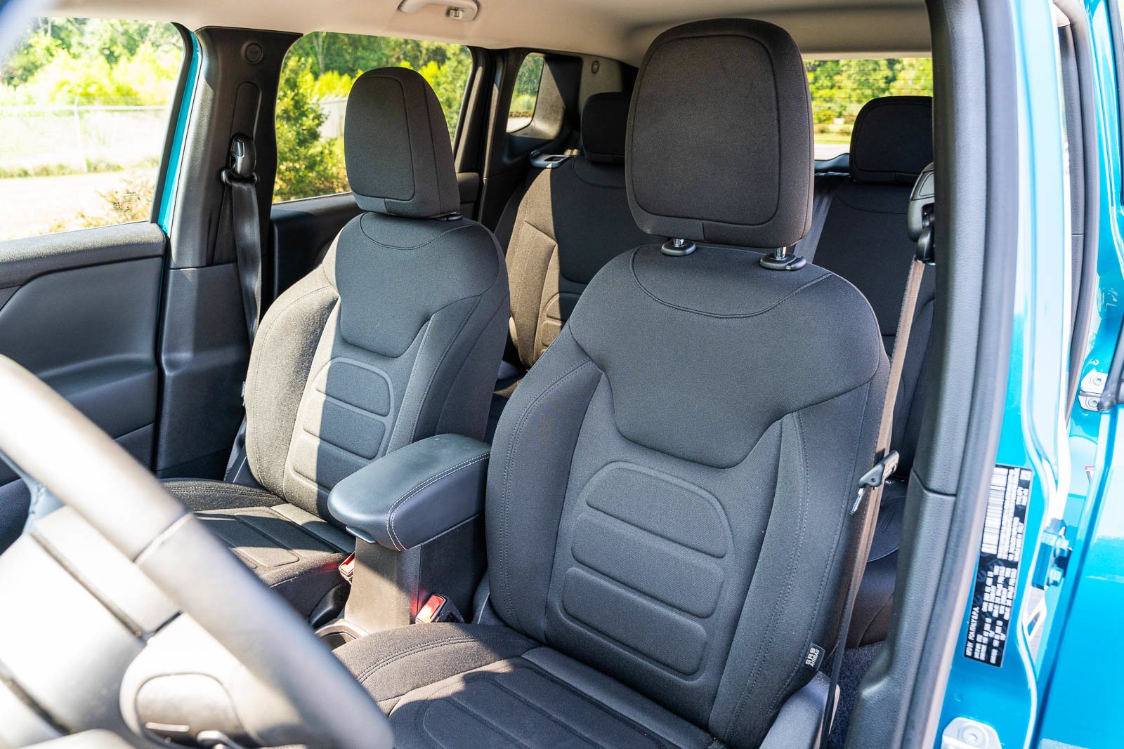 Used 2022 Teal Jeep Latitude image 18