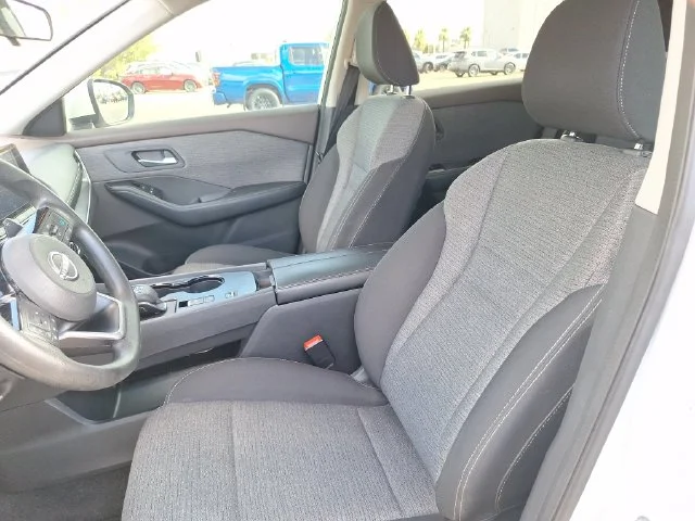 Used 2022 White Nissan SV image 9