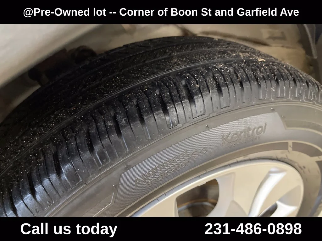 Used 2012 Silver Honda EX image 11