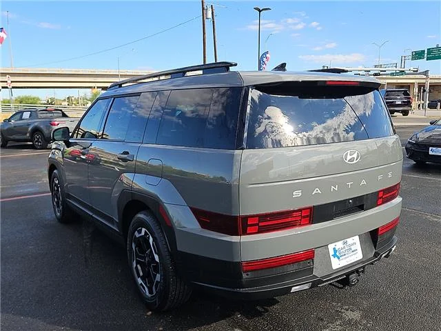 Used 2025 Gray Hyundai SEL (DCT) Front-Wheel Drive image 3