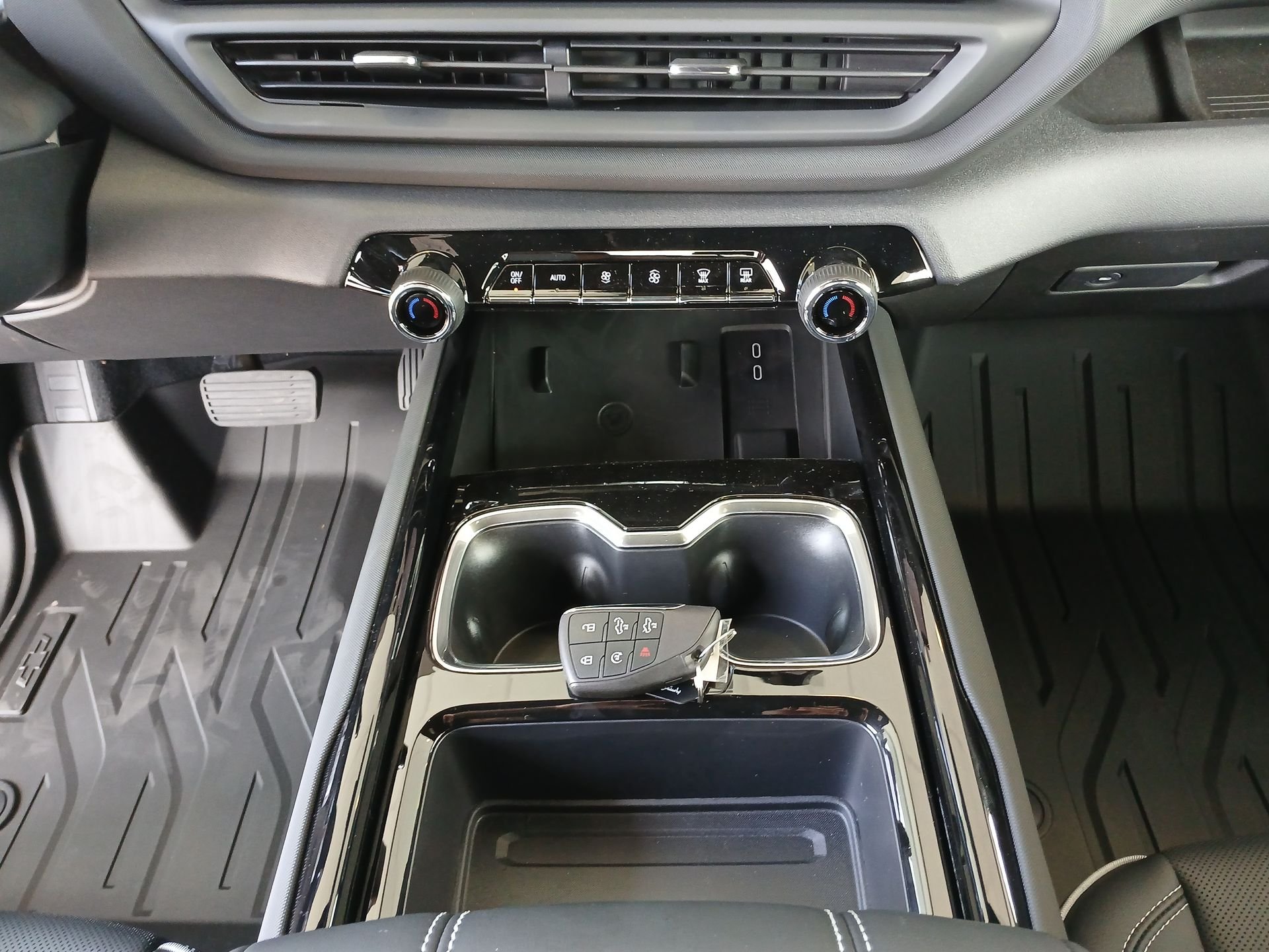 2026 Chevrolet Silverado EV LT - Photo 72