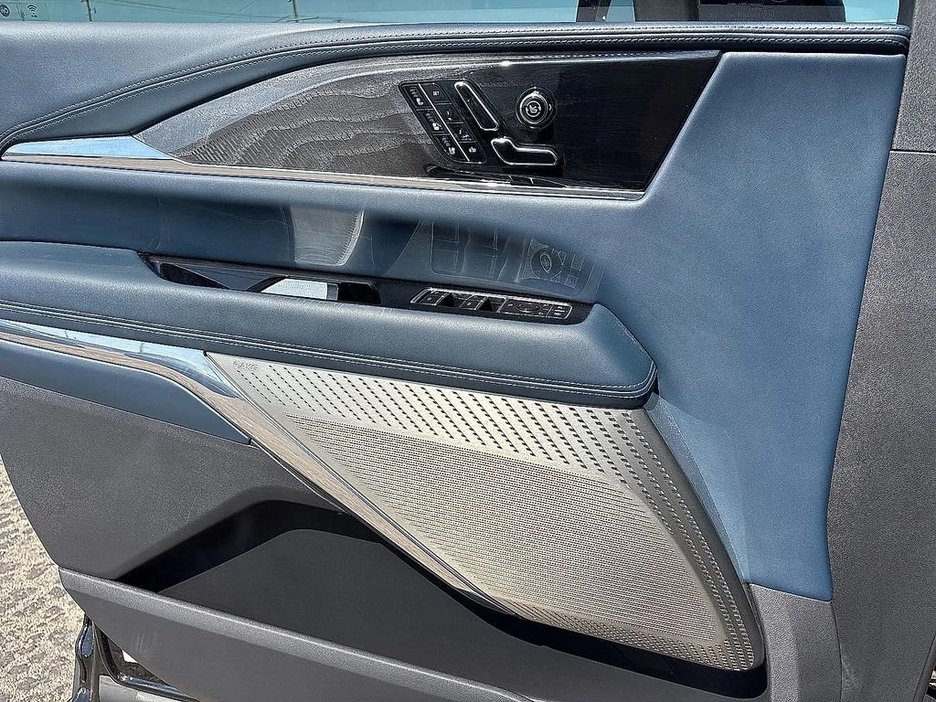 2025 Cadillac Escalade IQ Sport 2 - Photo 11