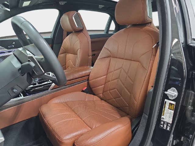 Certified Used 2025 Black Sapphire Metallic BMW 760i xDrive image 12