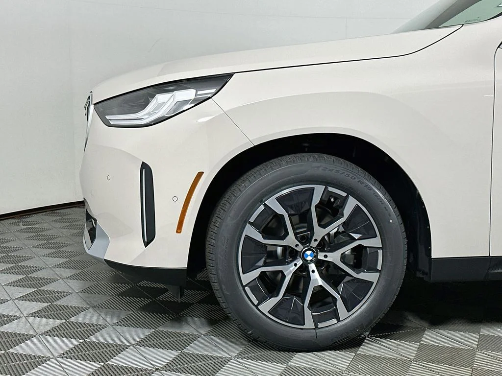 New 2026 Gray Metallic BMW 30 xDrive image 9
