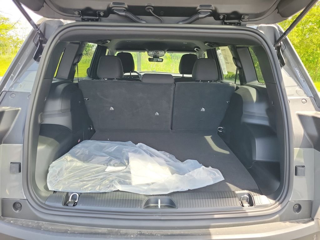 New 2026 Sting-Gray Clear-Coat Exterior Paint Jeep Laredo image 8