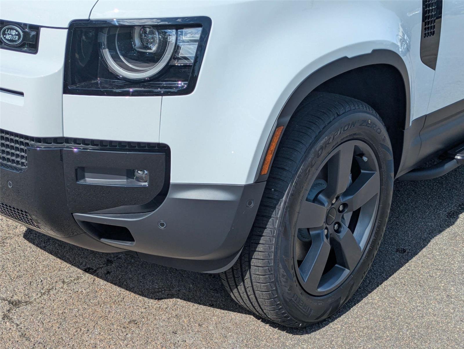 New 2026 Fuji White Land Rover S image 9