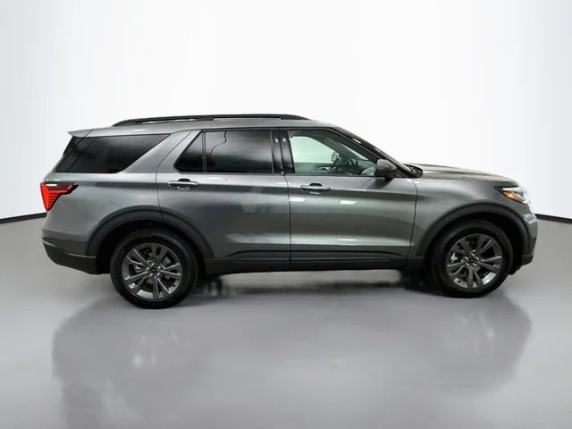 New 2027 Carbonized Gray Metallic Ford Active image 8