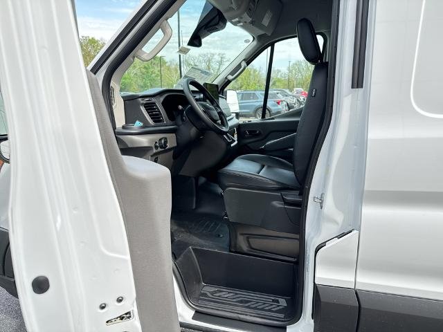New 2026 Oxford White Ford Cargo Van image 5