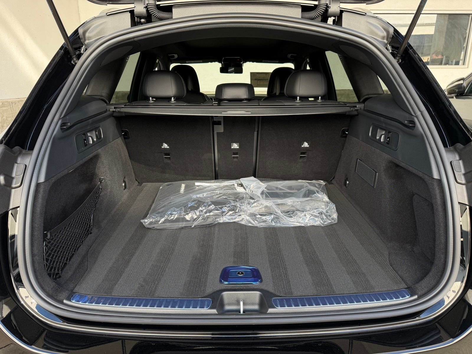 New 2026 Black Mercedes-Benz GLC 300 image 20