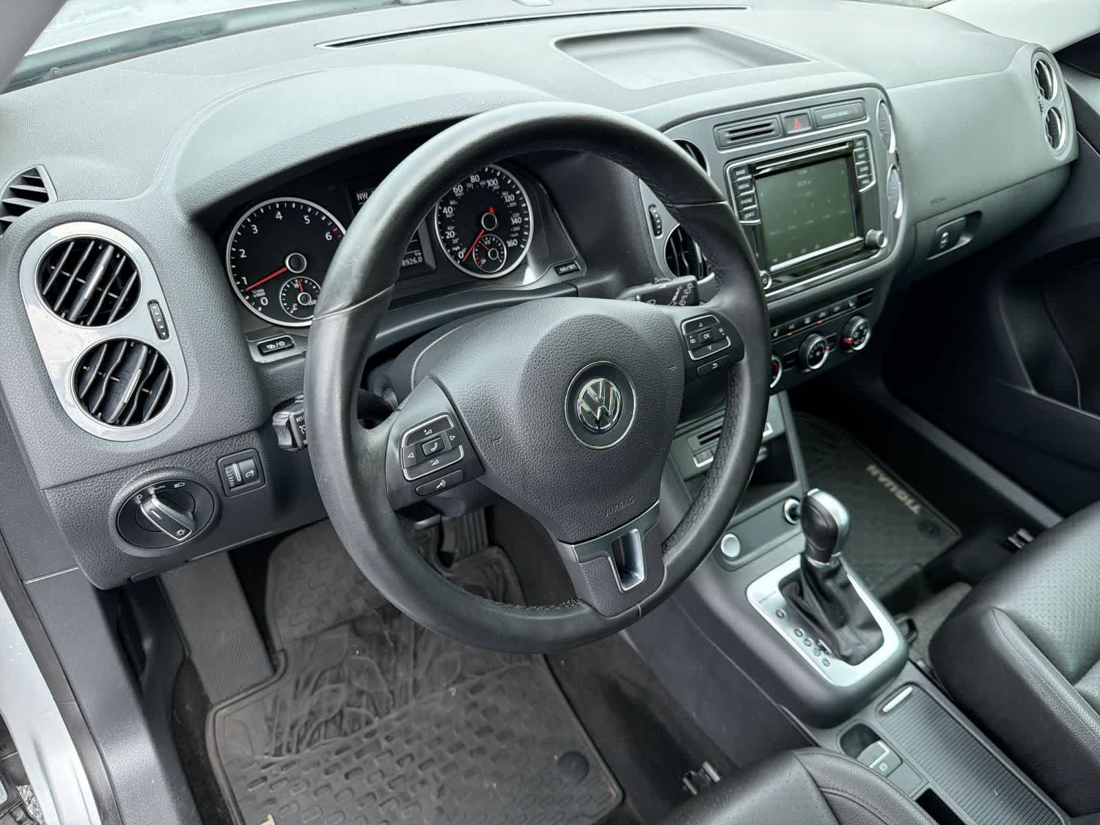 Used 2017 Silver Volkswagen Wolfsburg Edition image 10