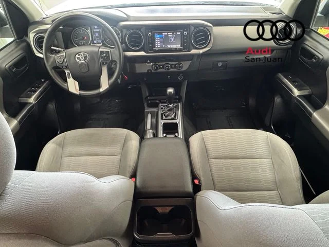 Used 2017 White Toyota SR5 image 27