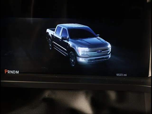 Used 2025 Star White Metallic Tri-Coat Ford Lariat image 9