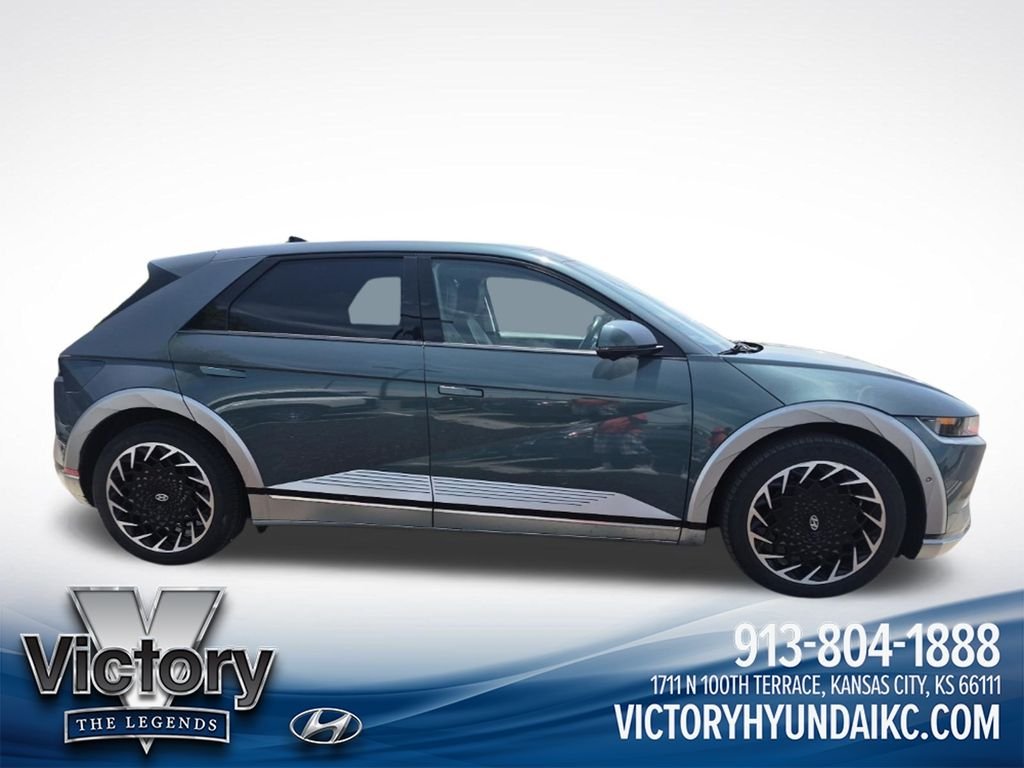 Used 2023 Green Hyundai Limited image 6