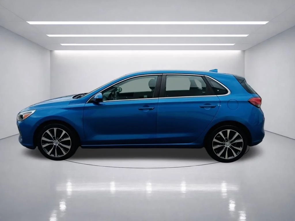 Used 2018 Electric Blue Metallic Hyundai Base image 4