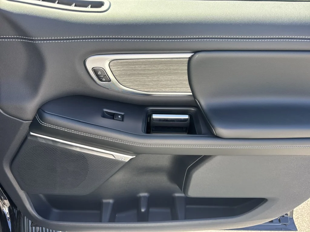 New 2027 Black Ford Platinum image 14