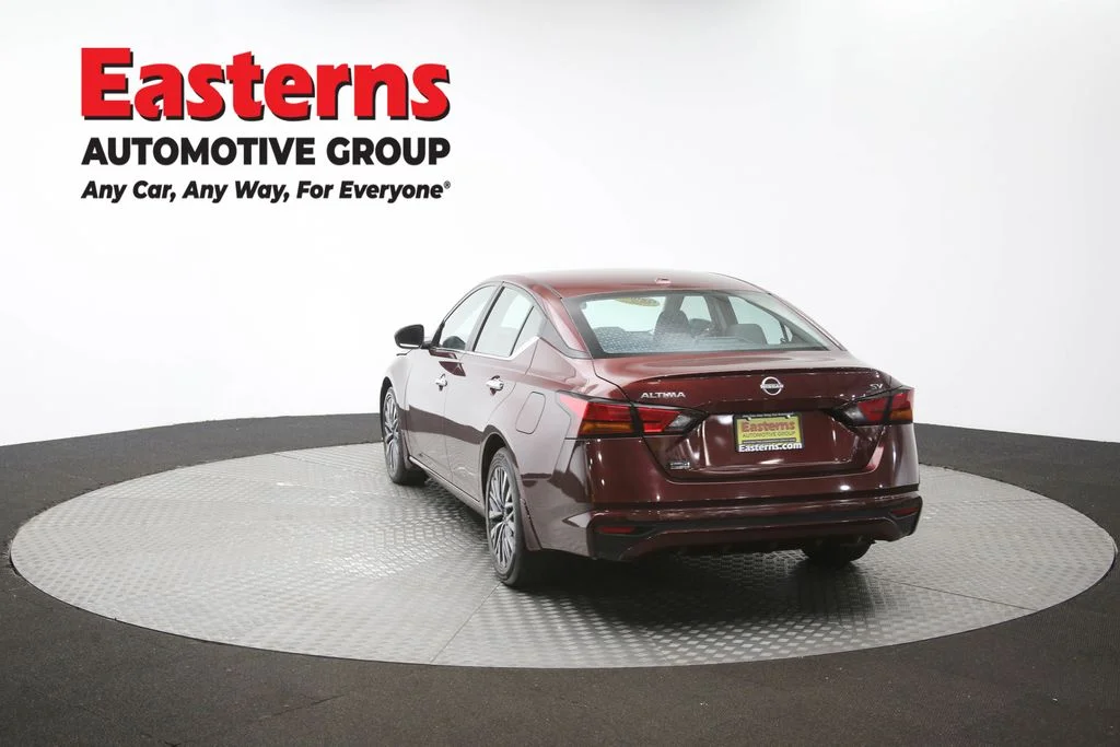 Used 2023 Red Nissan 2.5 SV image 65