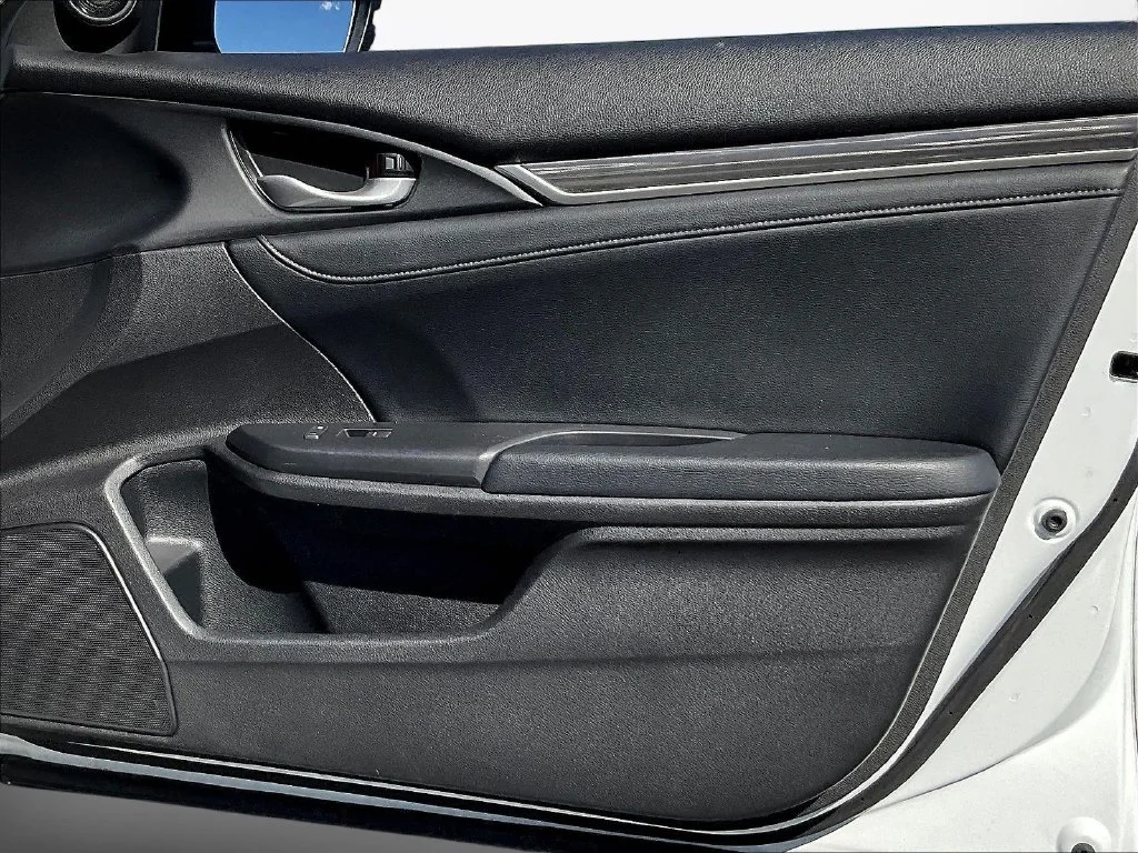 Used 2020 Platinum White Pearl Honda Touring image 28